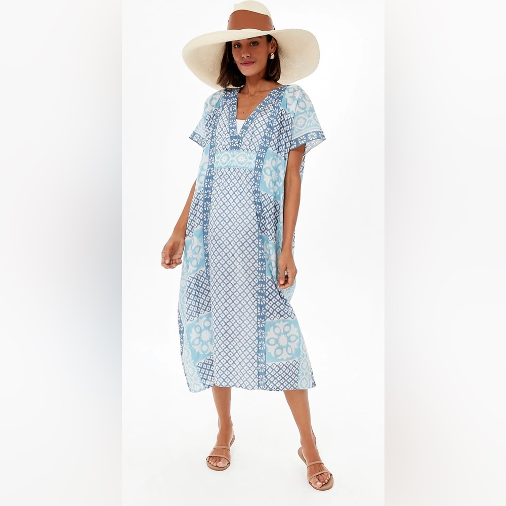 INDIA COLLECTION BY EMERSON FRY
Blue Daughters Caftan. One size. NWOT.
